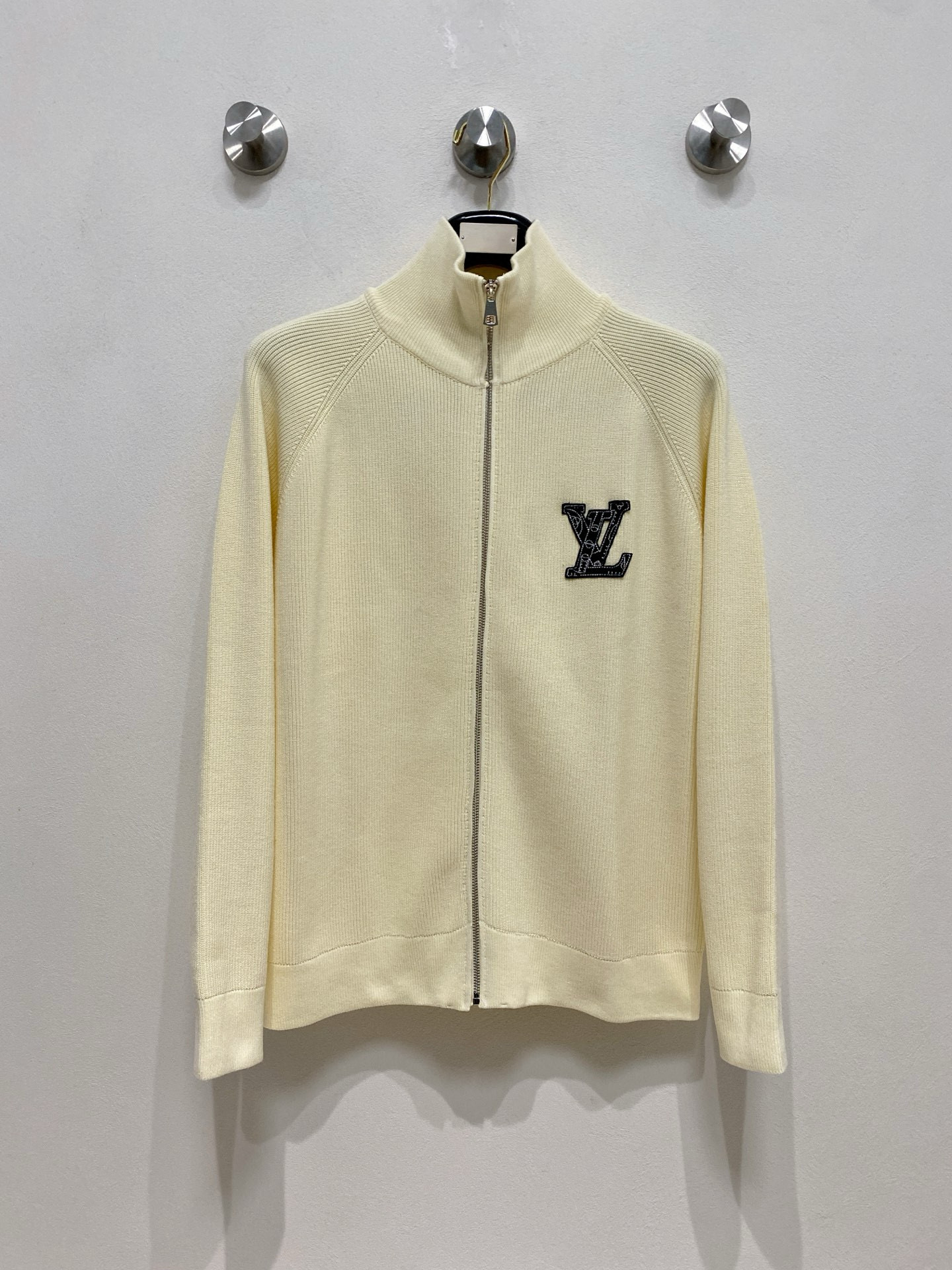 루이비통 남자 가디건