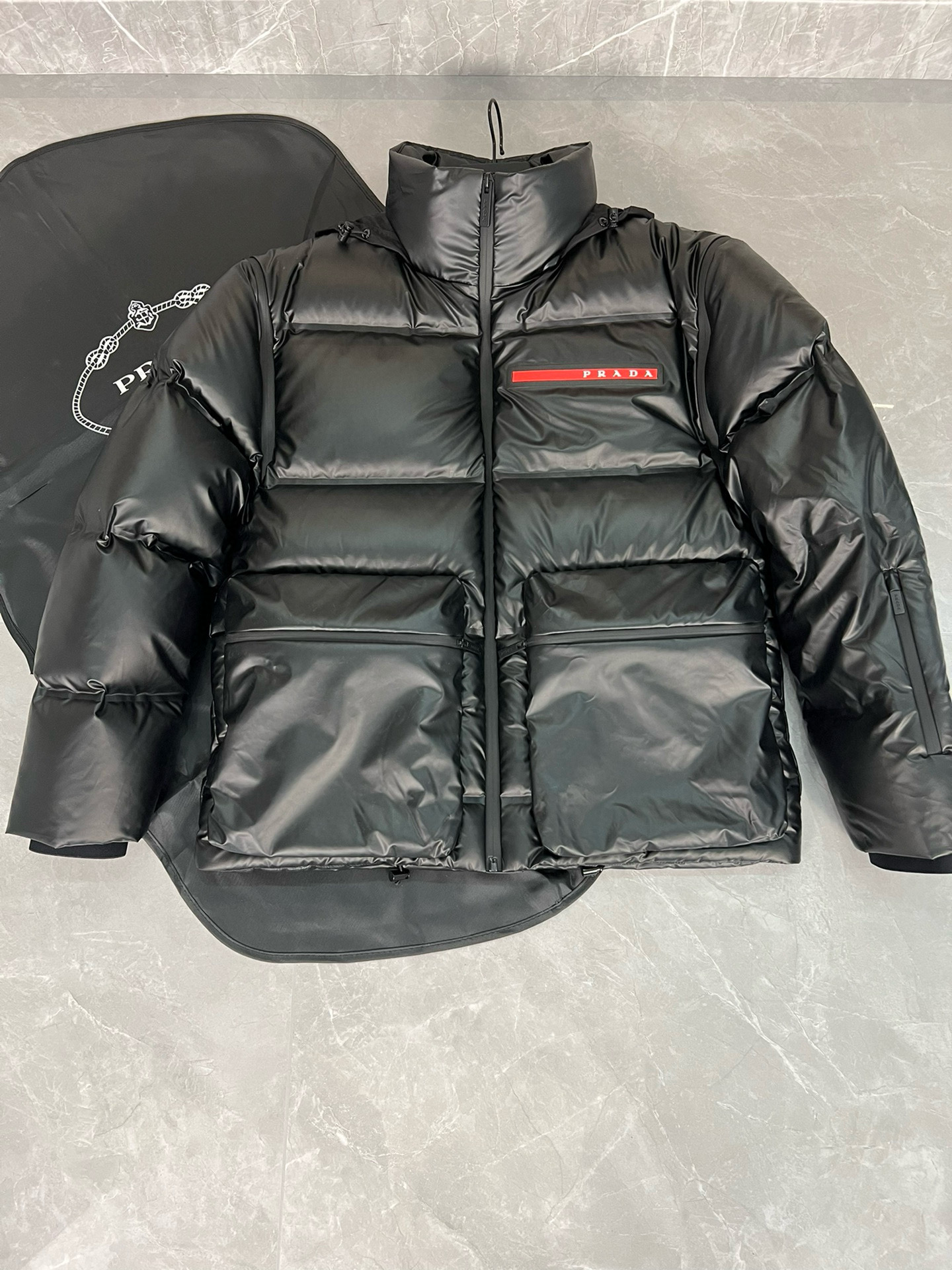 프라다 남녀공용 패딩