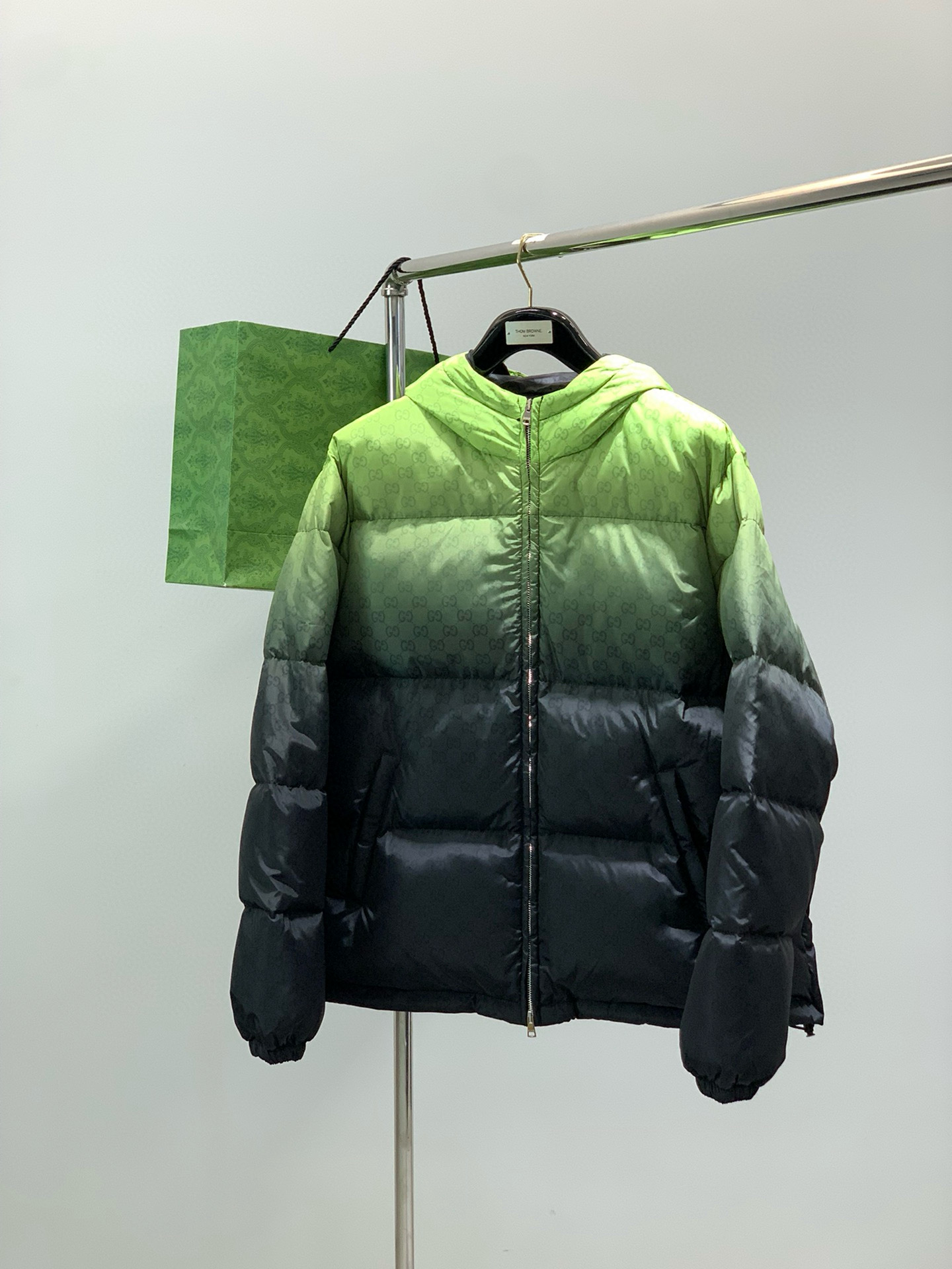 구찌 남자 패딩