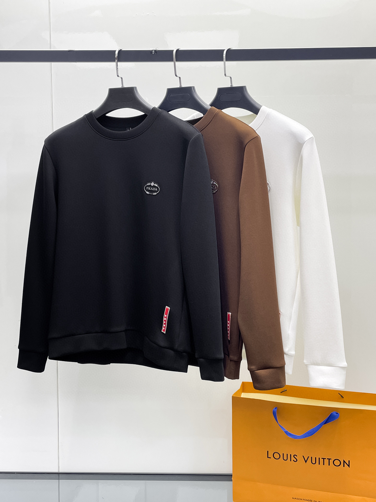 프라다 3컬러 남자 맨투맨