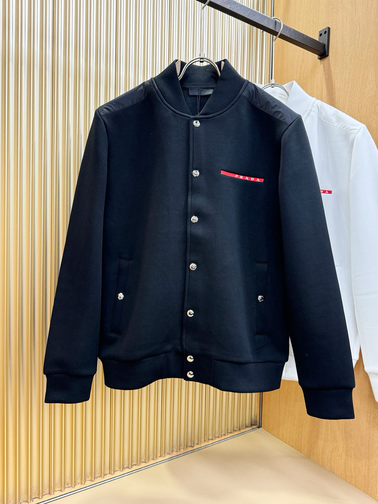 프라다 남자 가디건