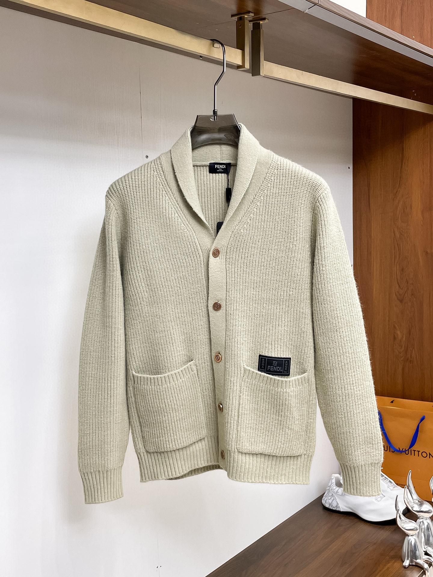 펜디 남자 가디건