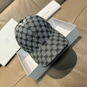 발렌시아가 모자