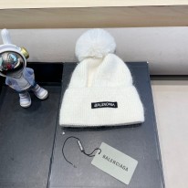 발렌시아가 겨울 모자