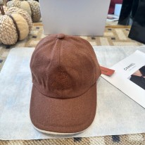 로로피아나 모자