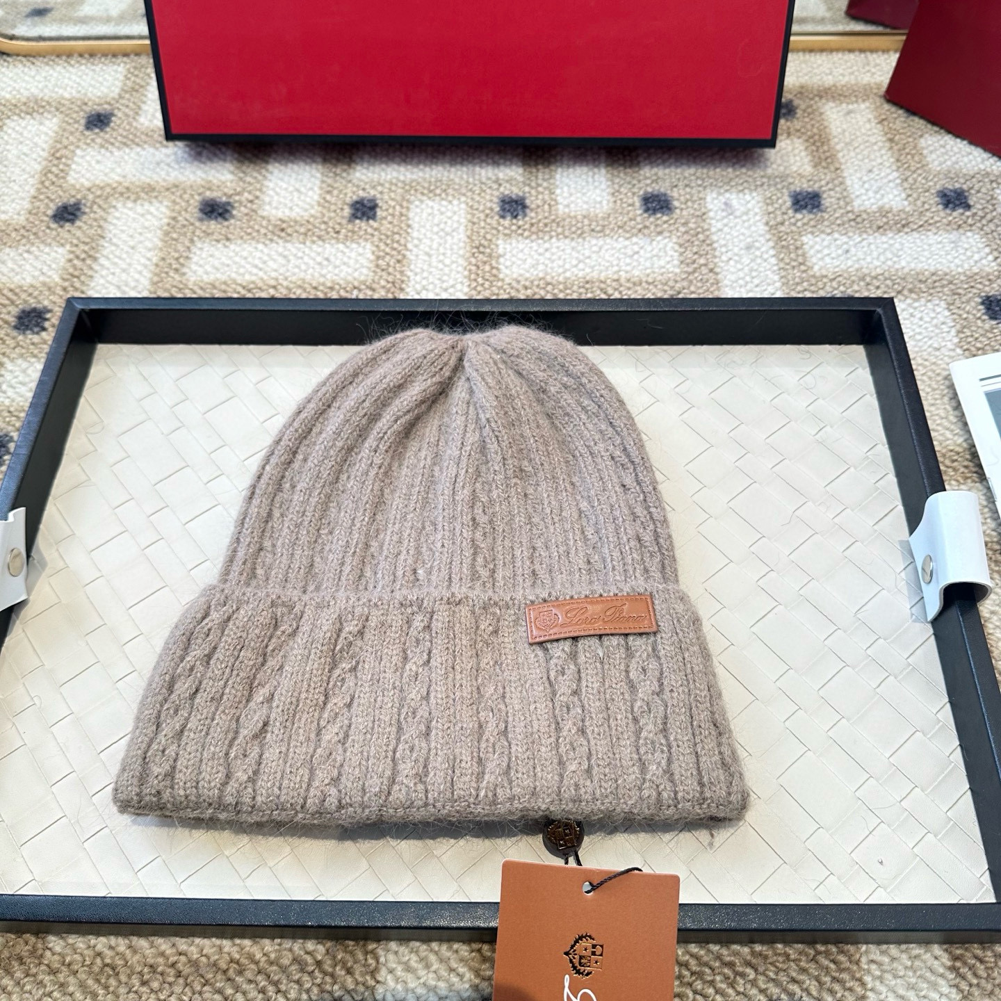 로로피아나 겨울 모자