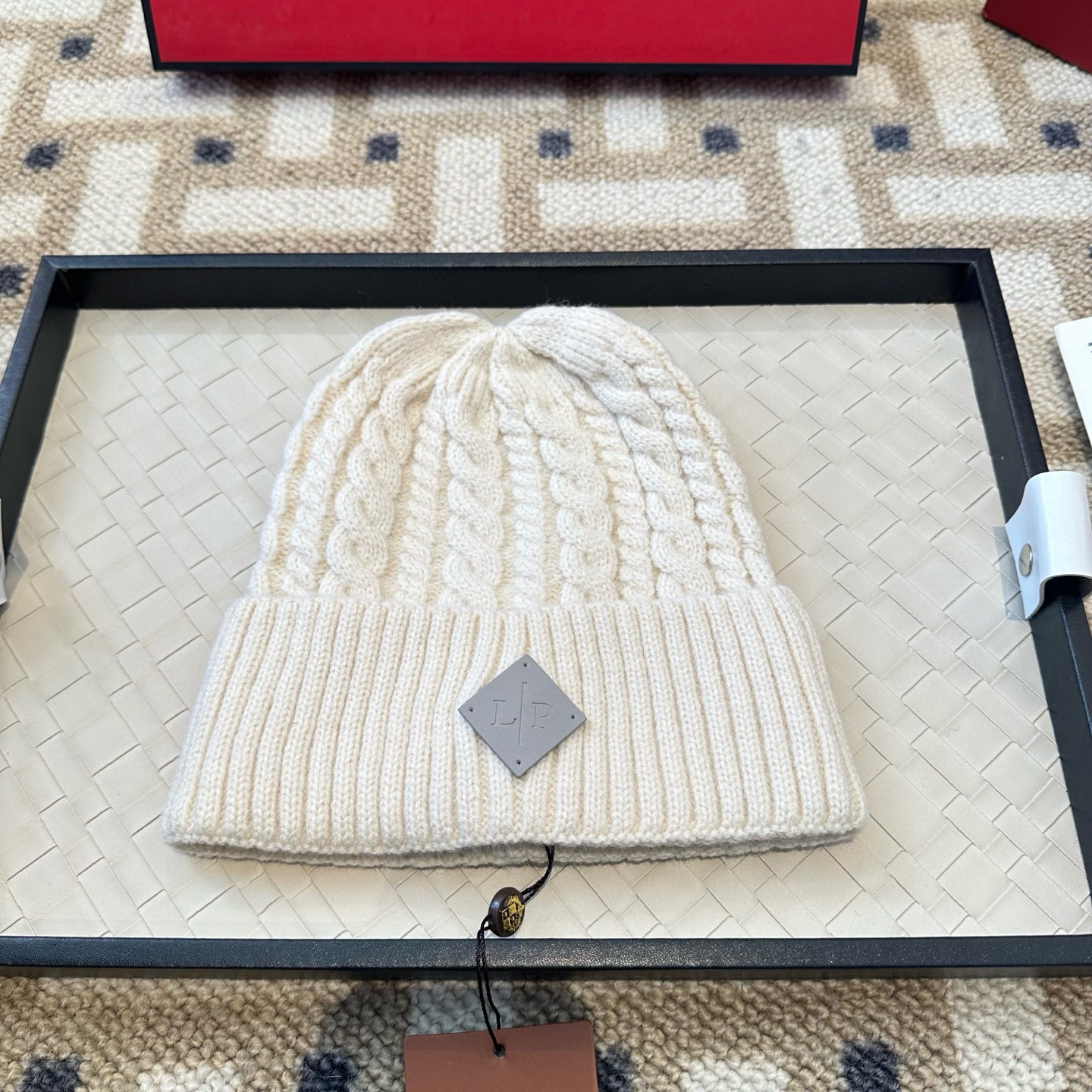 로로피아나 겨울 모자