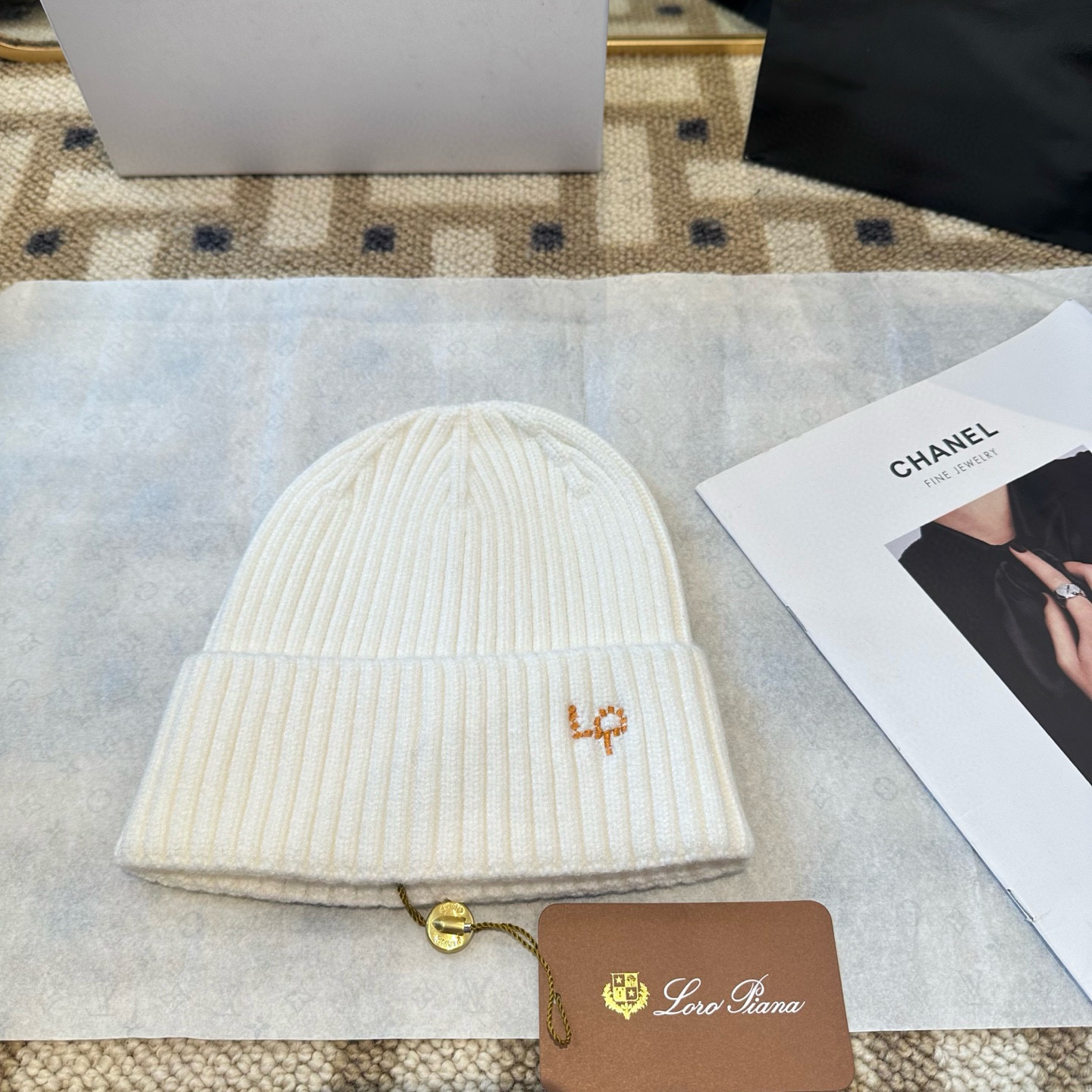 로로피아나 겨울 모자