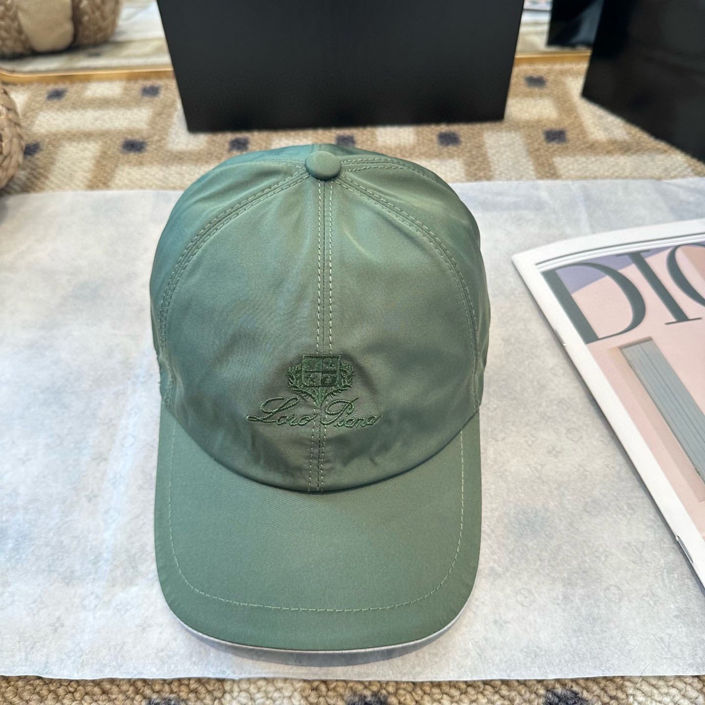 로로피아나 모자