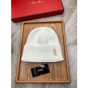 생로랑 겨울 모자