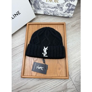 생로랑 겨울 모자