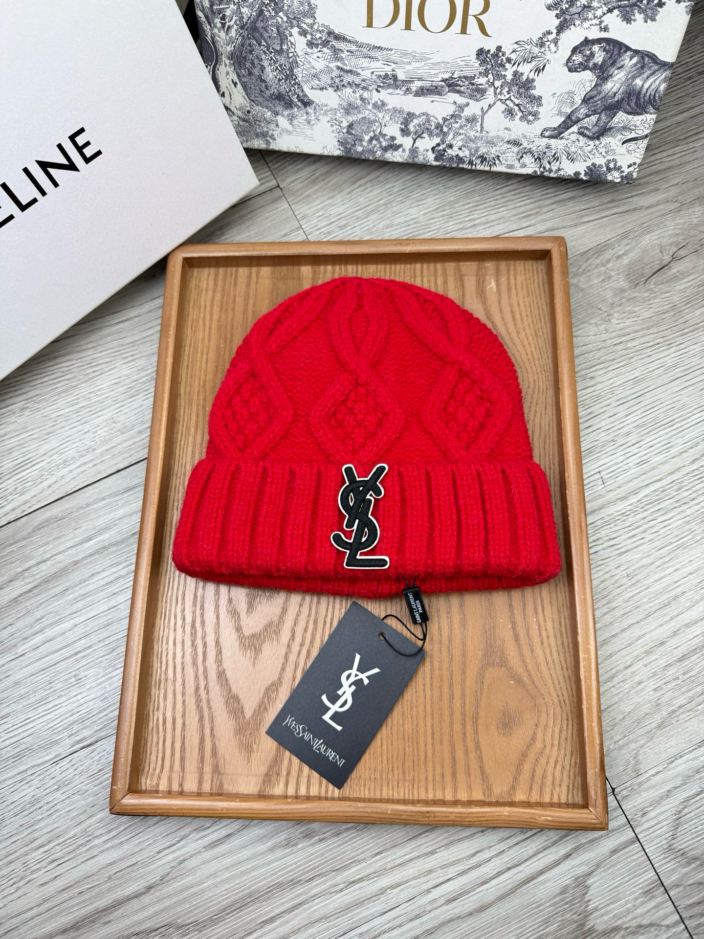 생로랑 겨울 모자