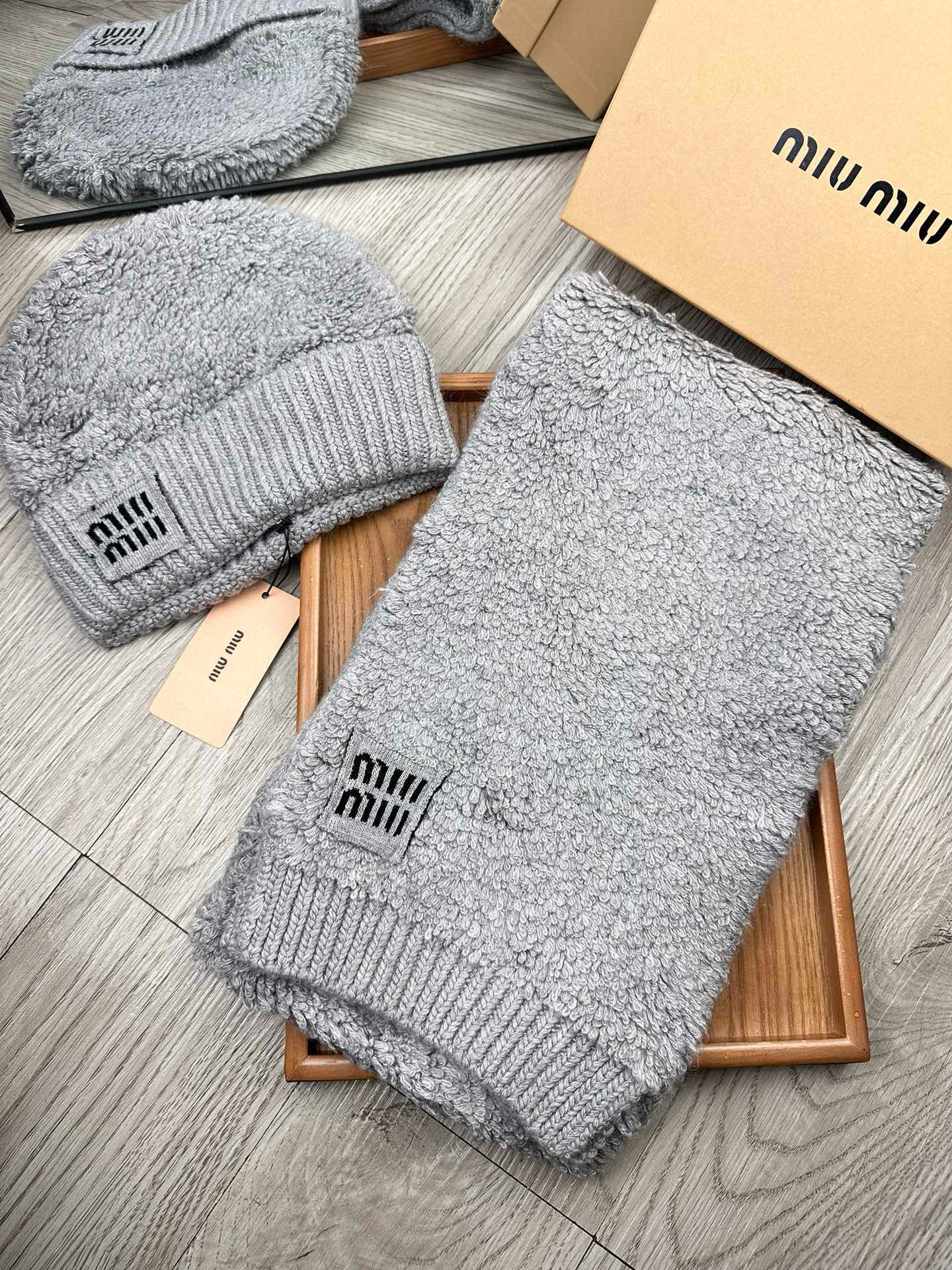 미우미우 겨울 모자 세트