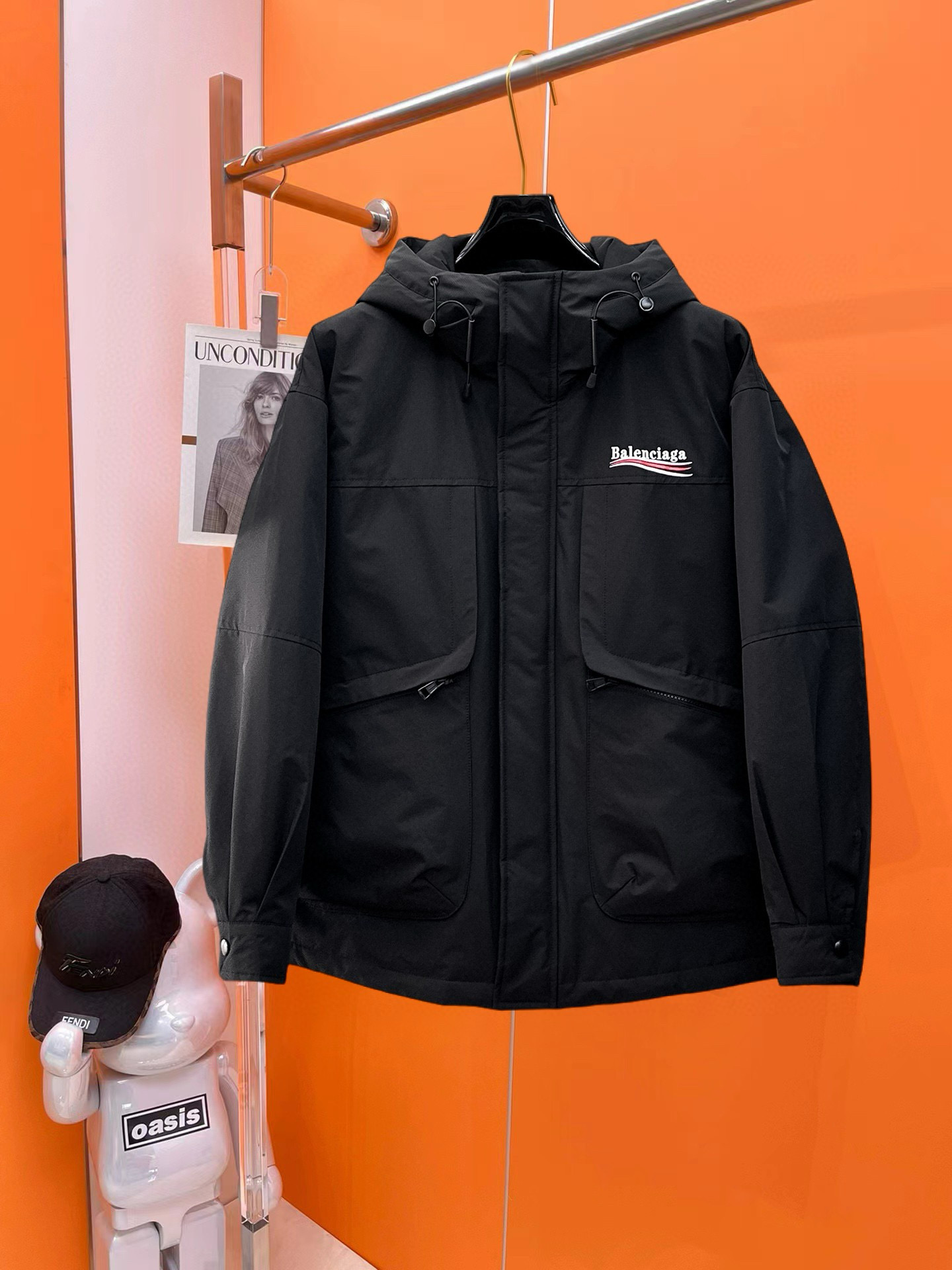 발렌시아가 남자 패딩