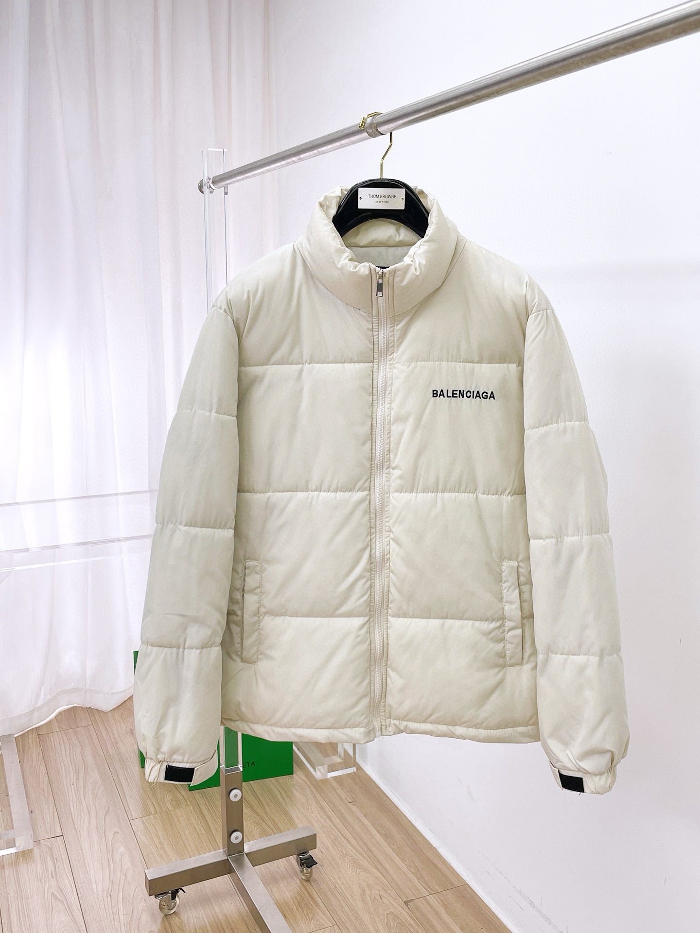 발렌시아가 남자 패딩