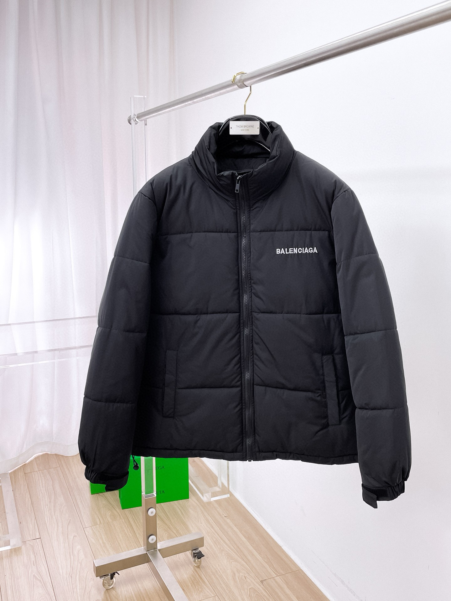 발렌시아가 남자 패딩