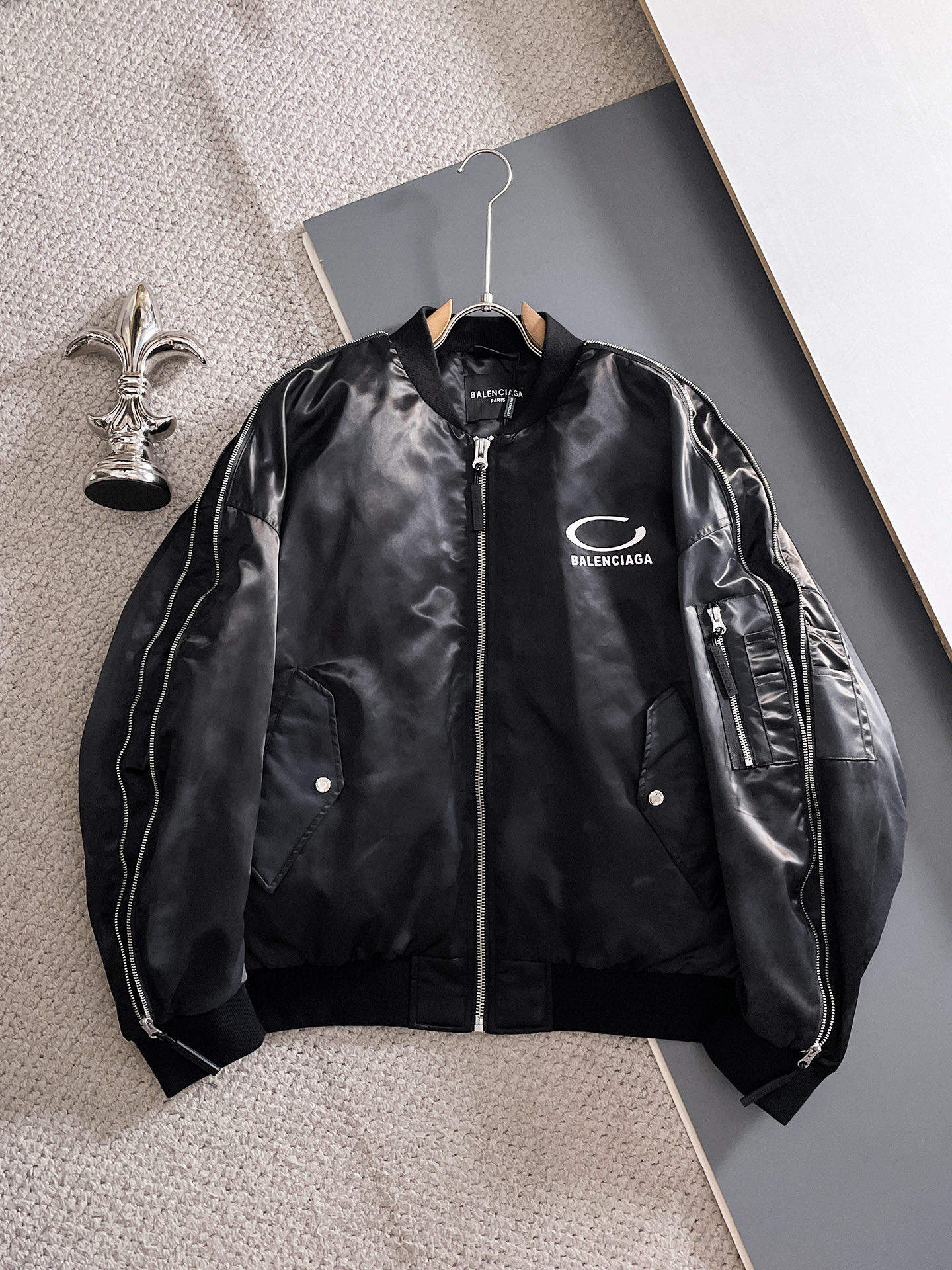 발렌시아가 남자 패딩