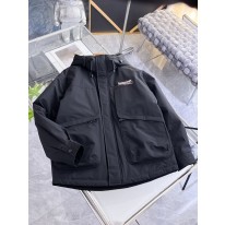 발렌시아가 남자 패딩