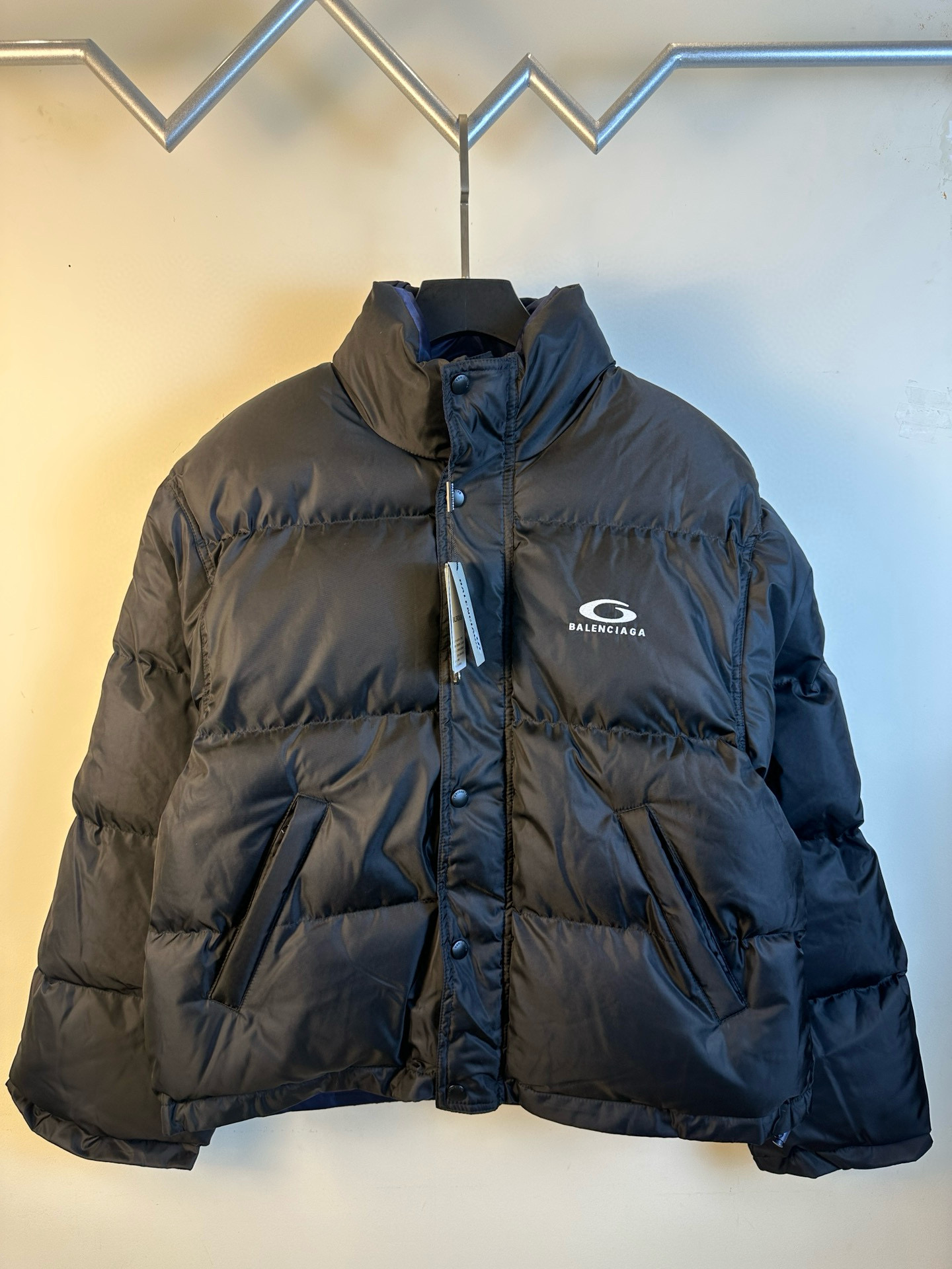 발렌시아가 남자 패딩