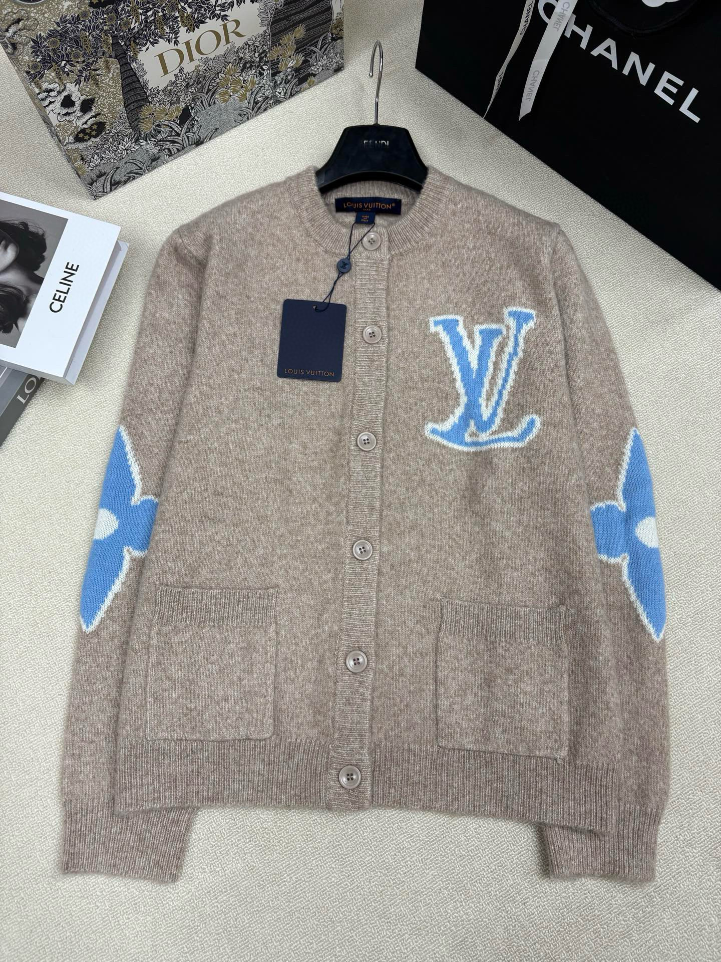 루이비통 여자 가디건