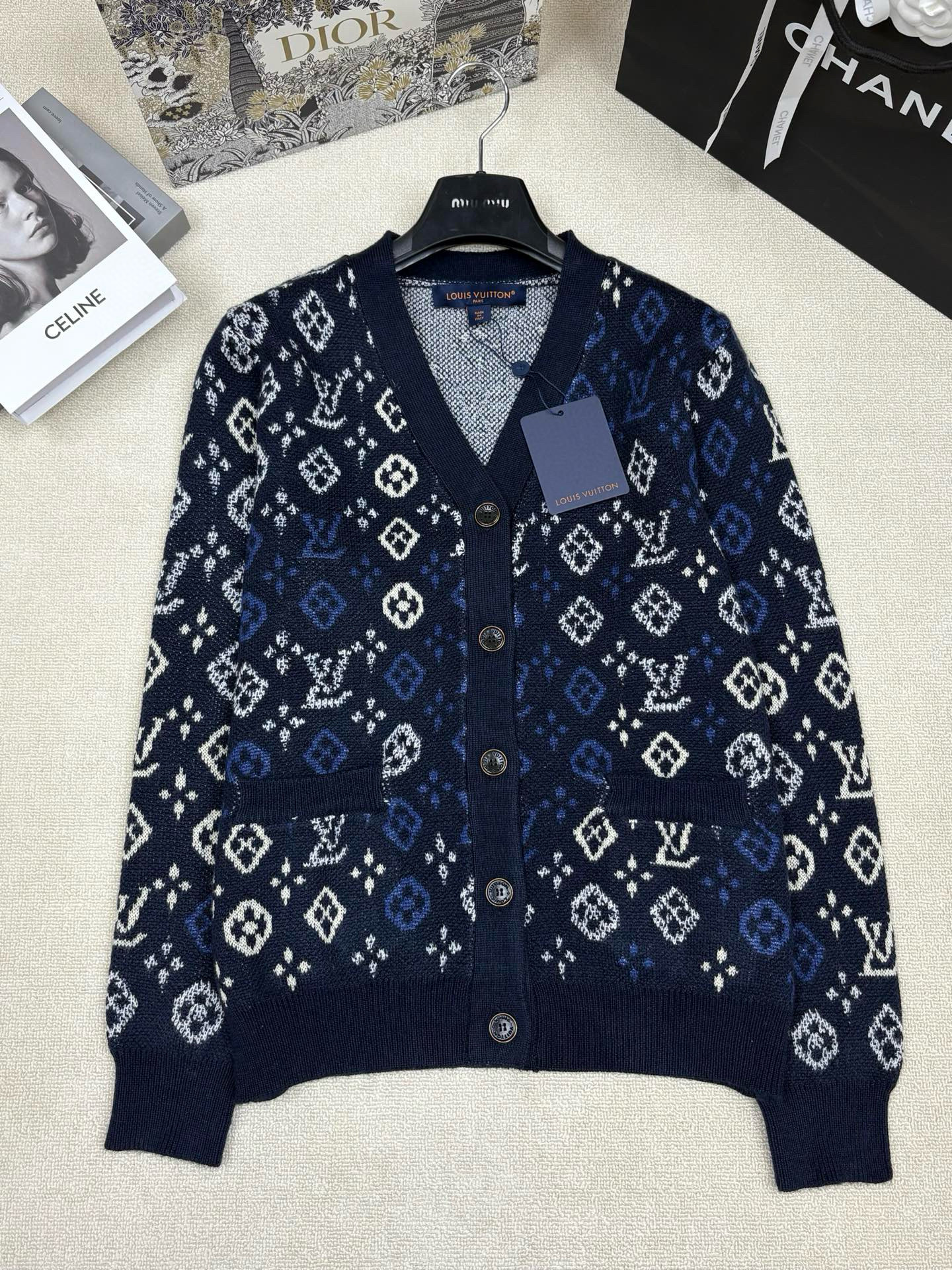 루이비통 여자 가디건
