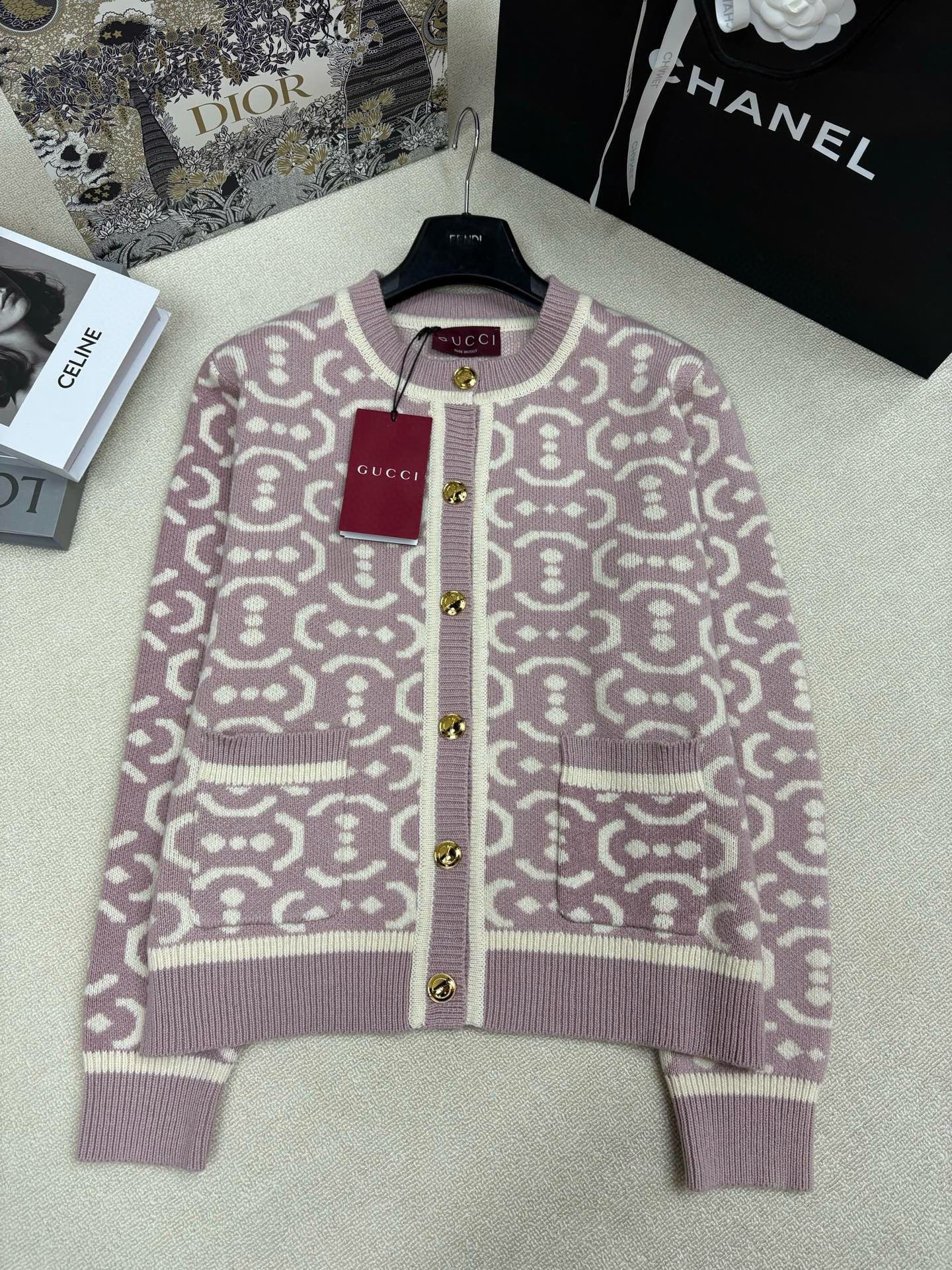 구찌 여자 가디건