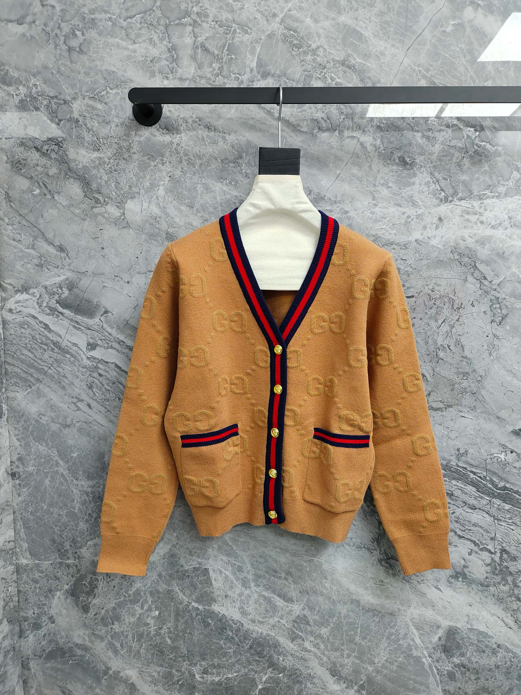 구찌 여자 가디건