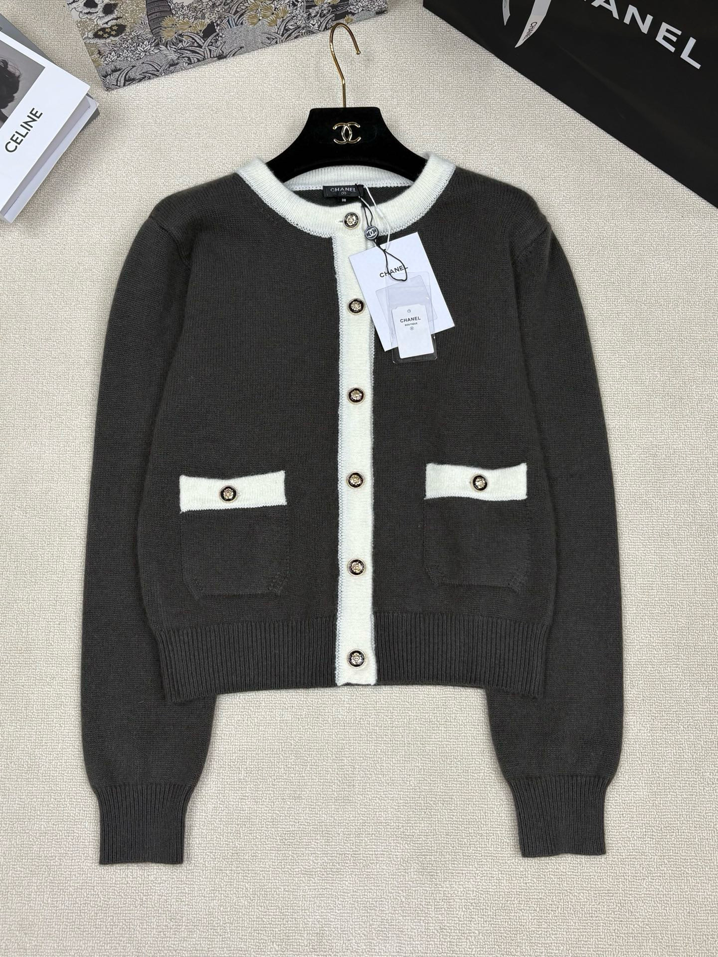 샤넬 여자 가디건