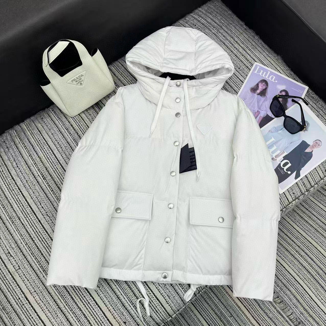 프라다 여자 패딩