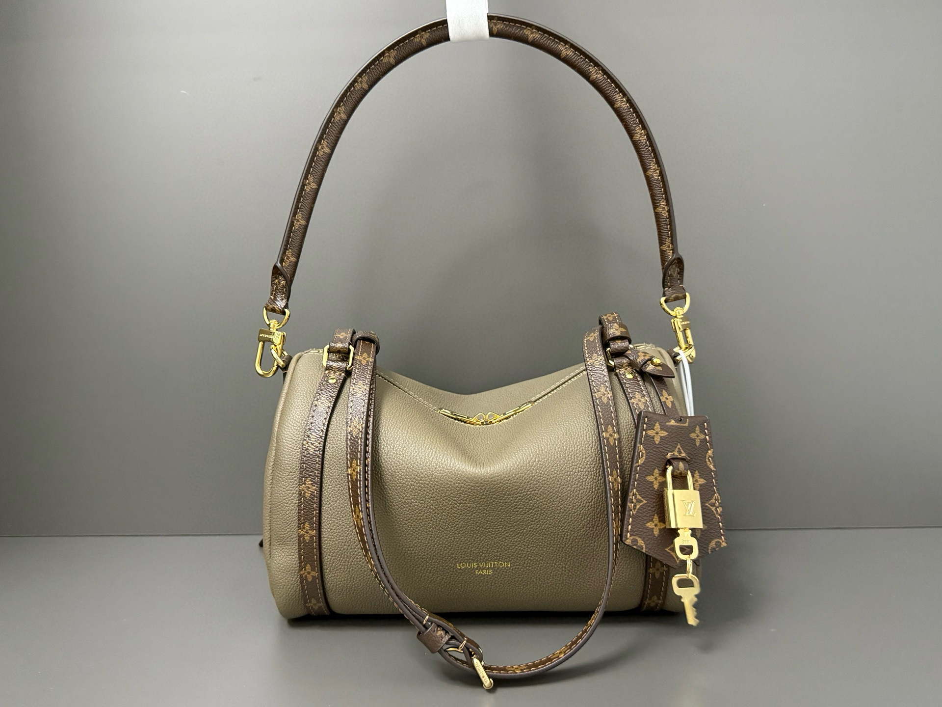 루이비통 M26905 여자가방