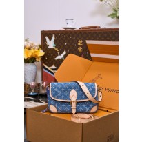 루이비통 M13070 여자가방