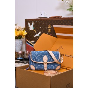 루이비통 M13070 여자가방