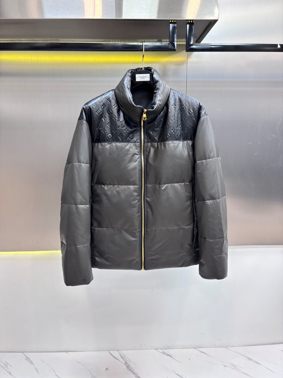 루이비통 양가죽 패딩