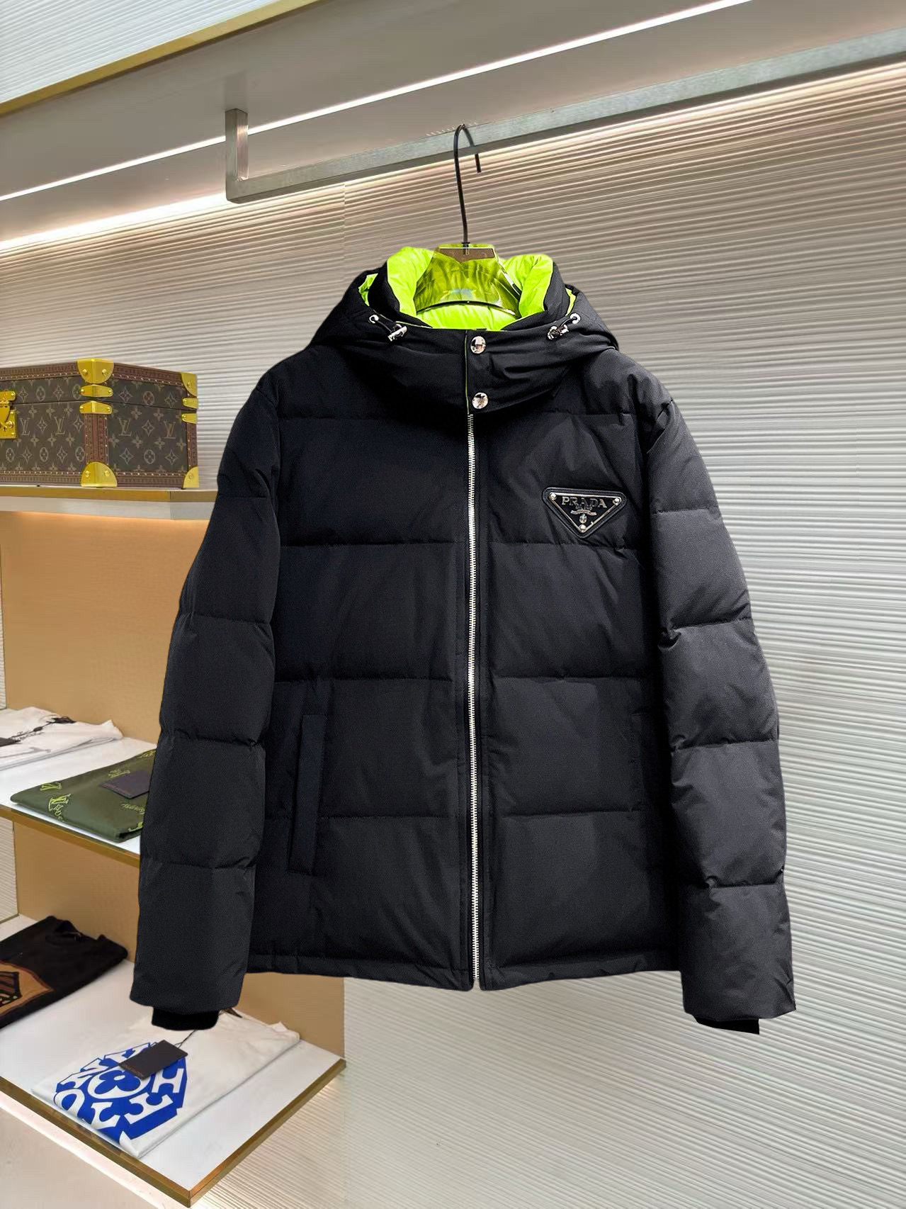프라다 남자 패딩
