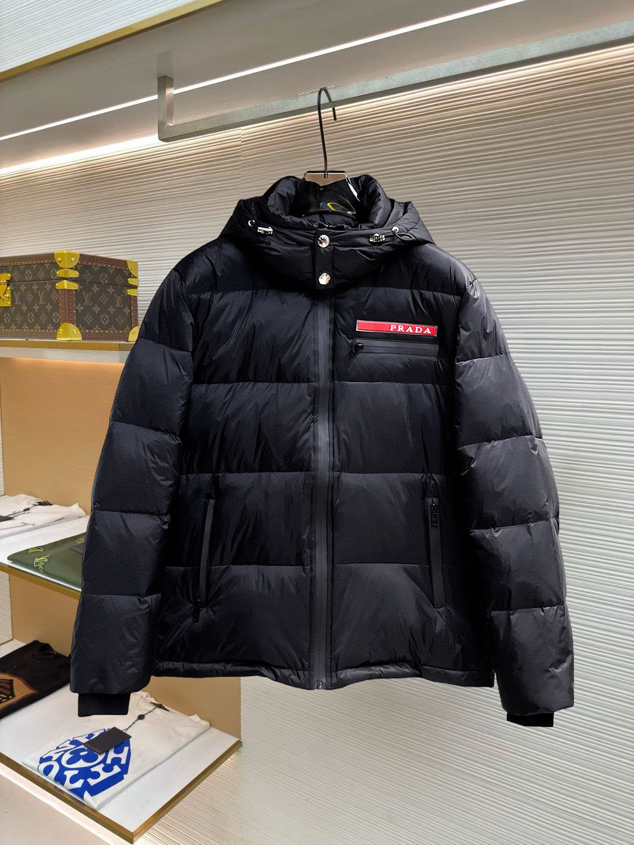 프라다 남자 패딩