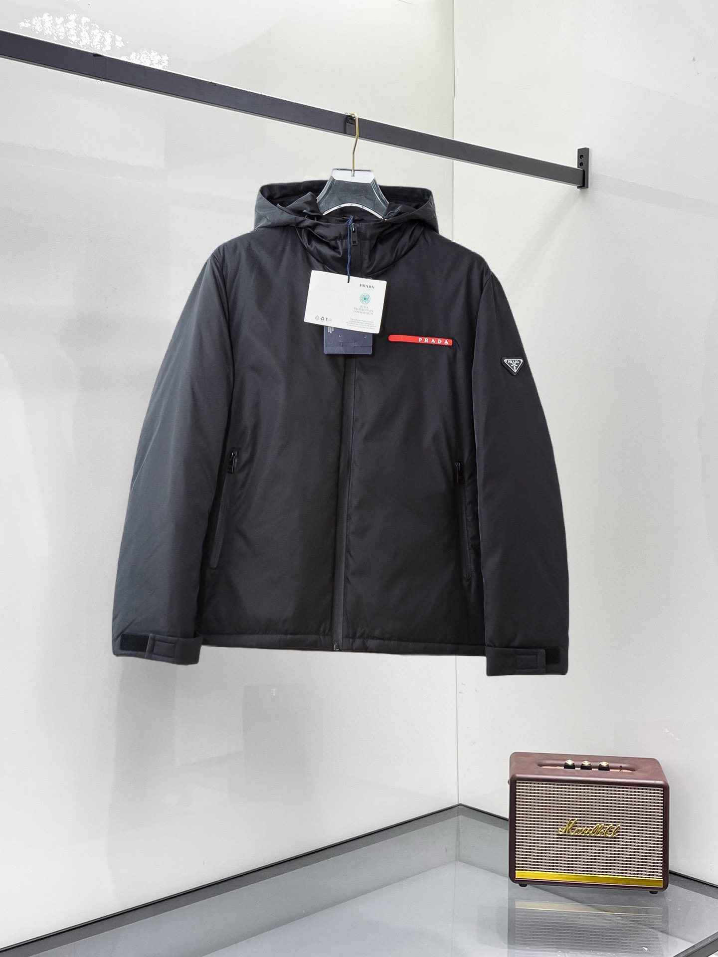 프라다 남자 패딩