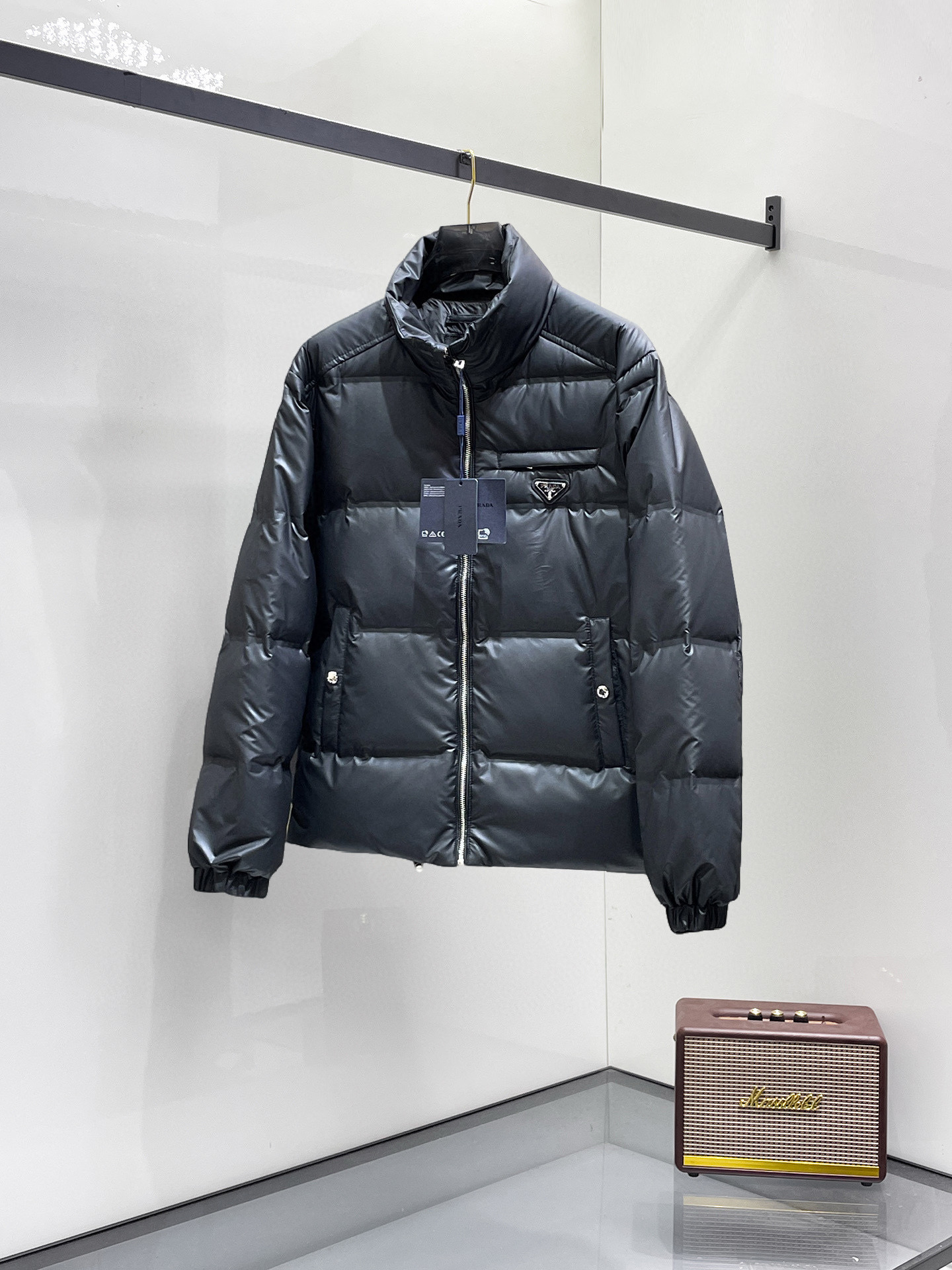 프라다 남자 패딩