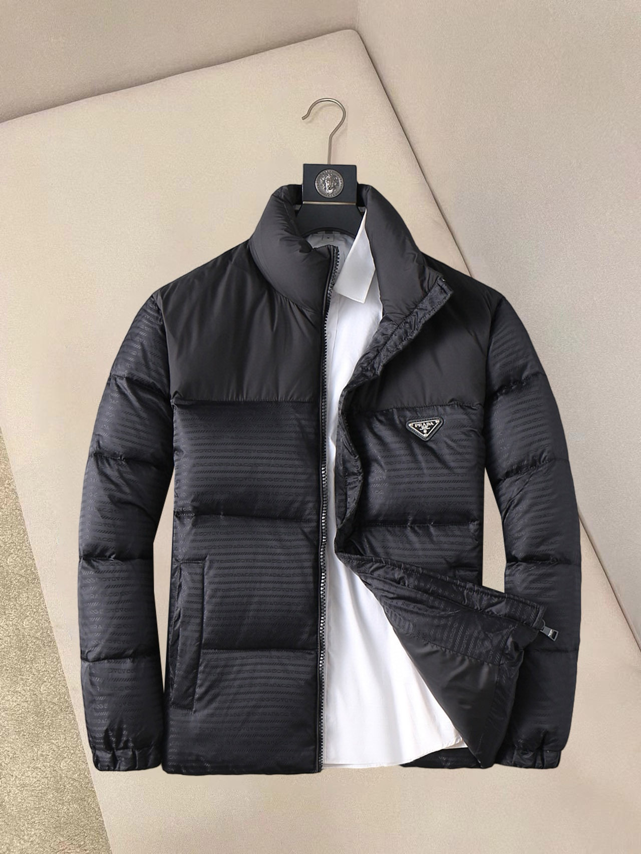 프라다 남자 패딩