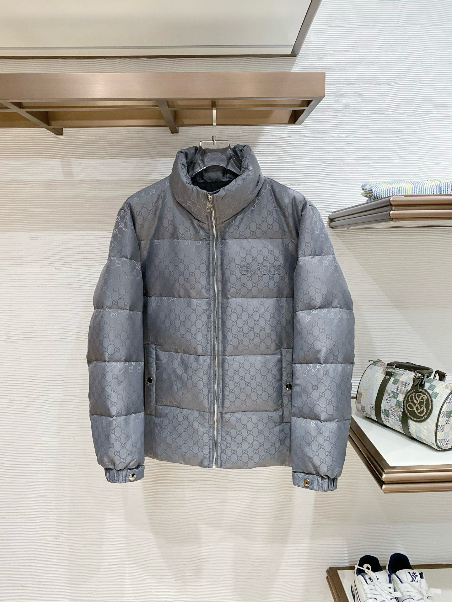 구찌 남자 패딩