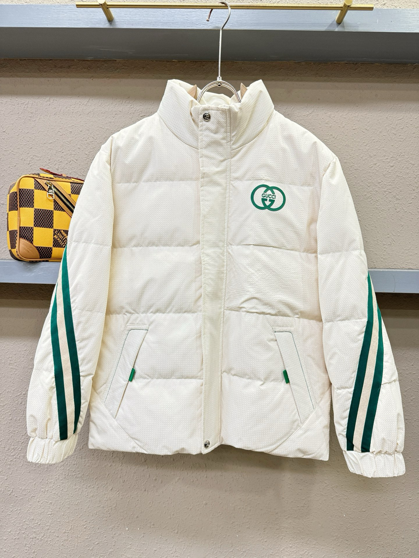 구찌 남자 패딩