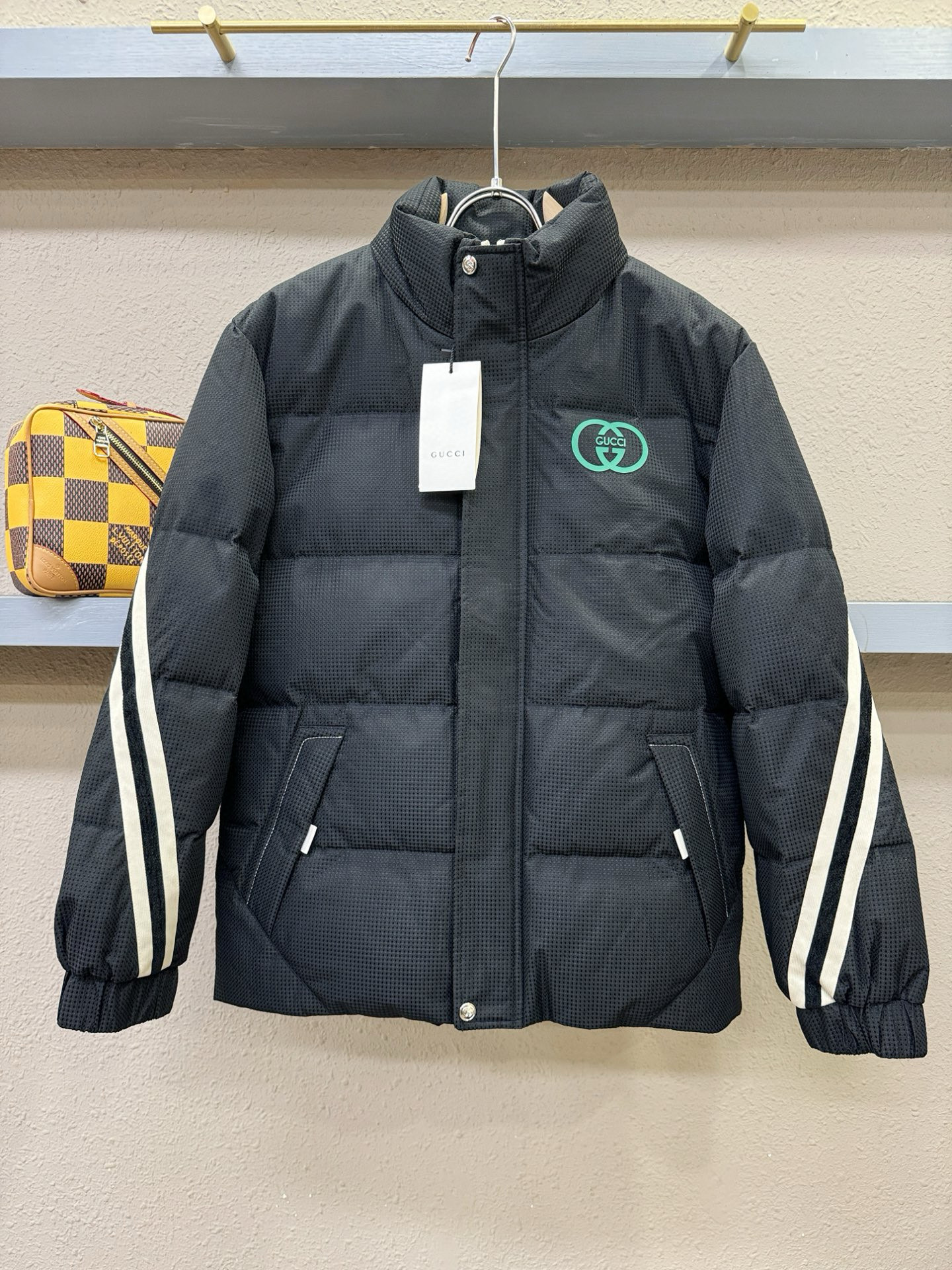 구찌 남자 패딩