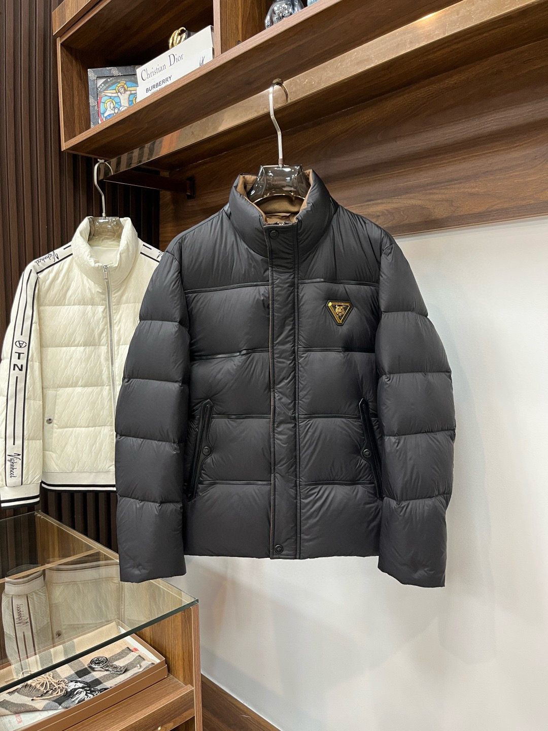 구찌 남자 패딩