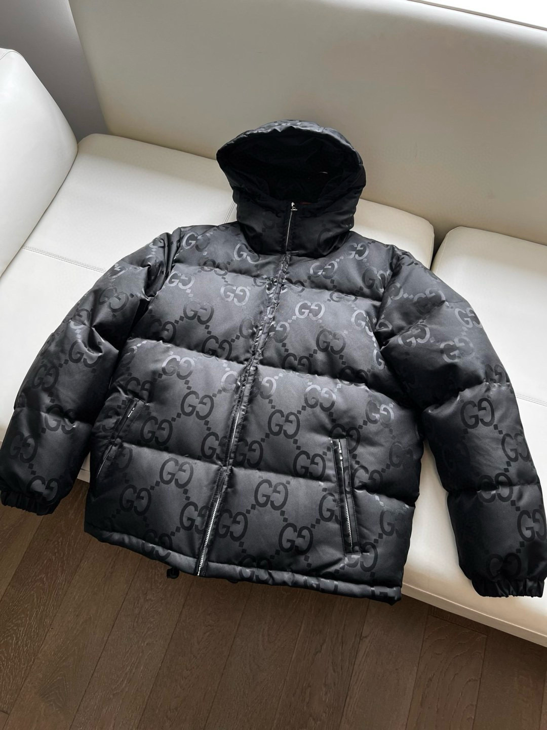 구찌 남자 패딩