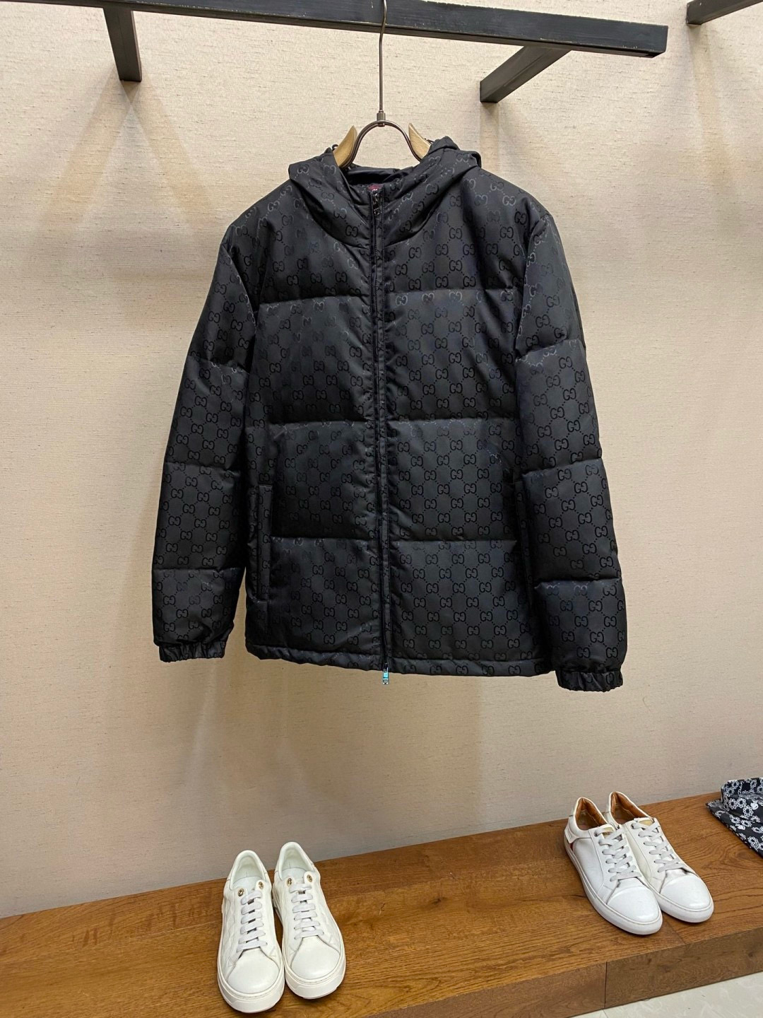 구찌 남자 패딩