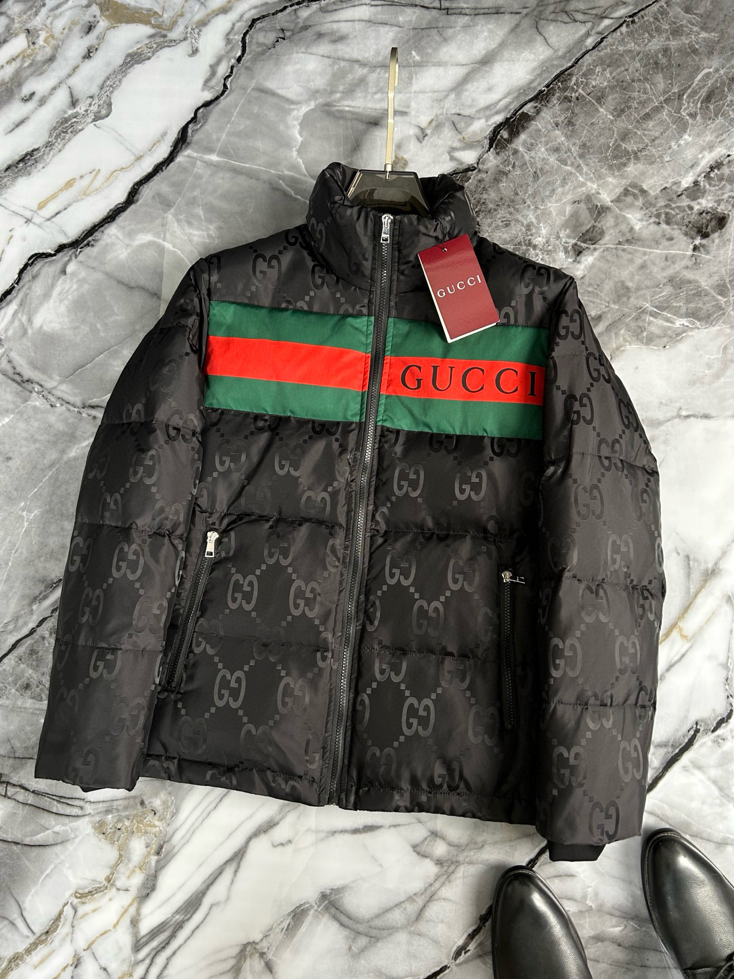 구찌 남자 패딩