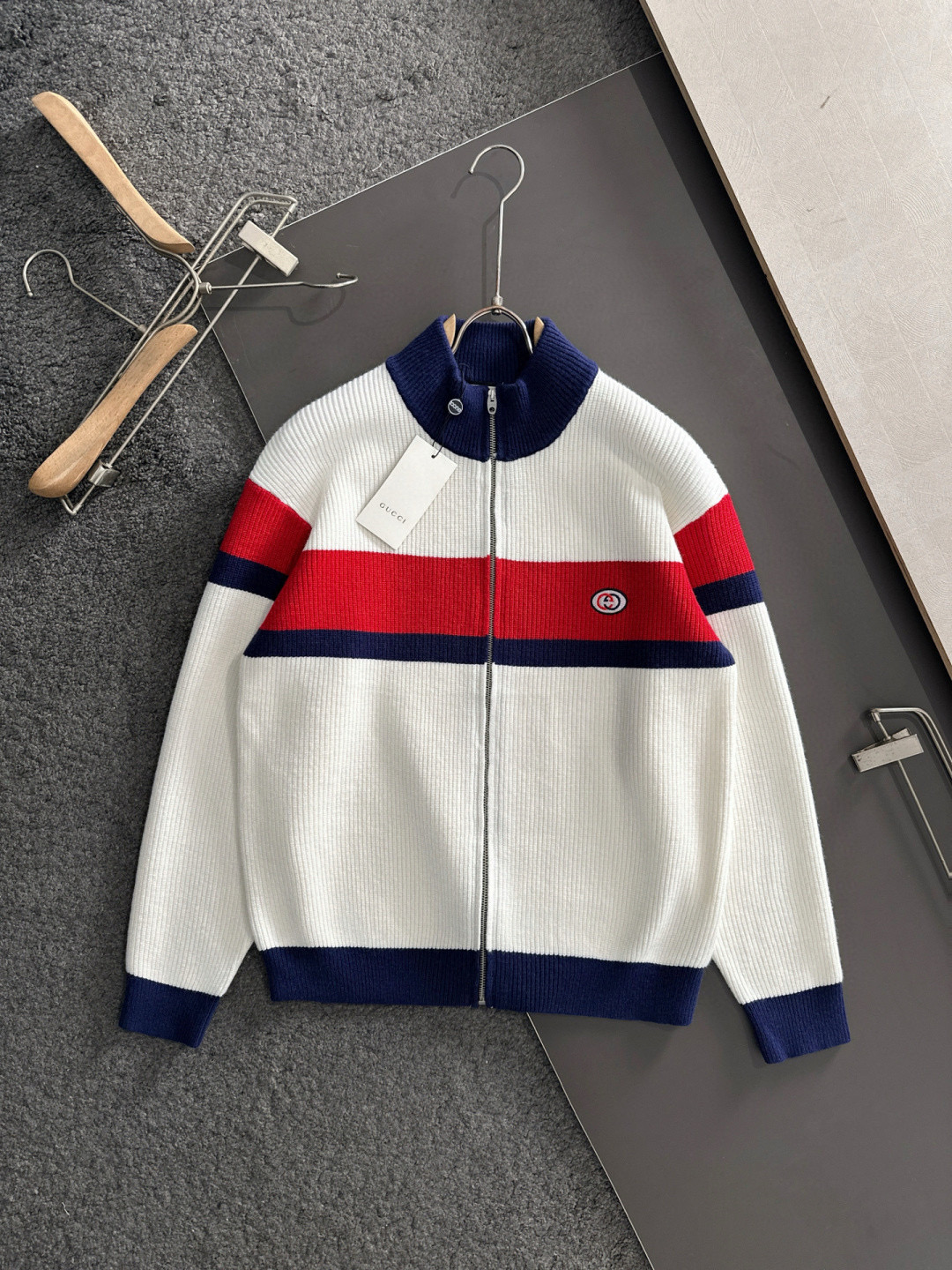 구찌 남자 가디건