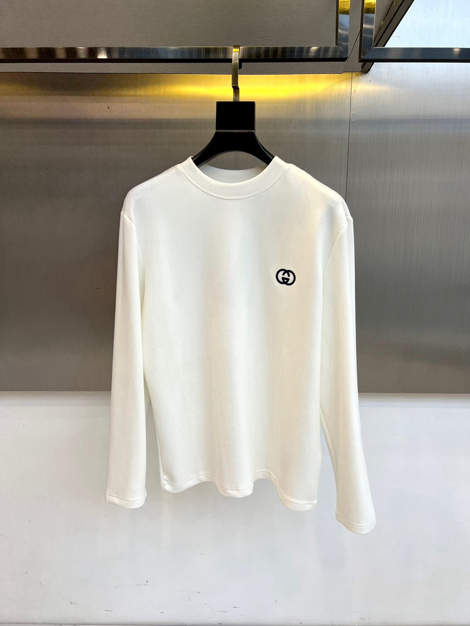 구찌 남자 맨투맨