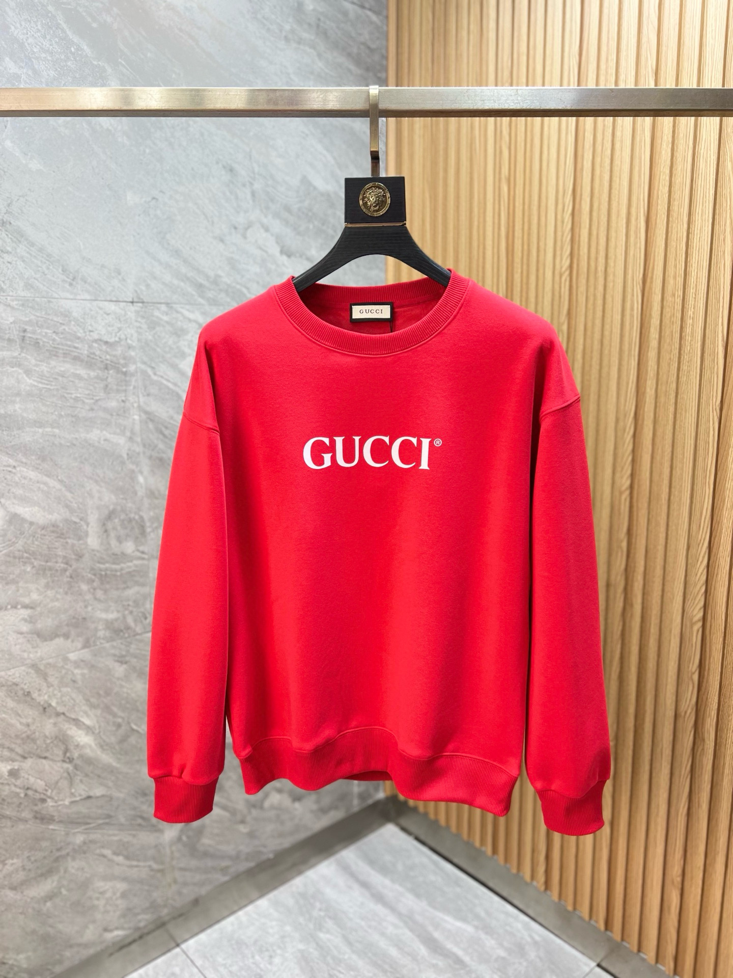 구찌 남자 맨투맨