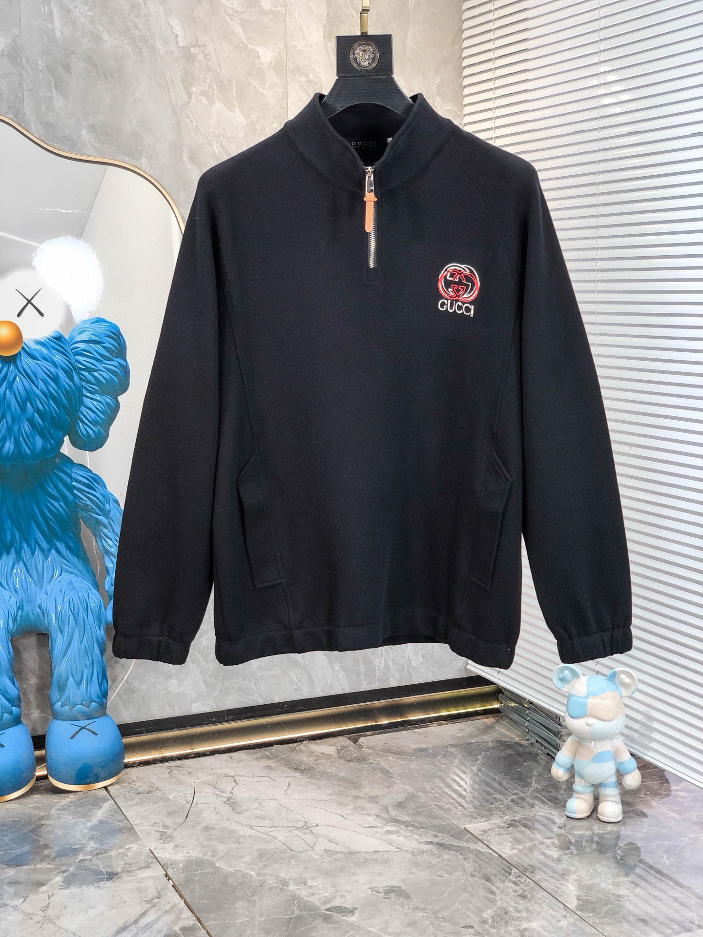 구찌 남자 맨투맨