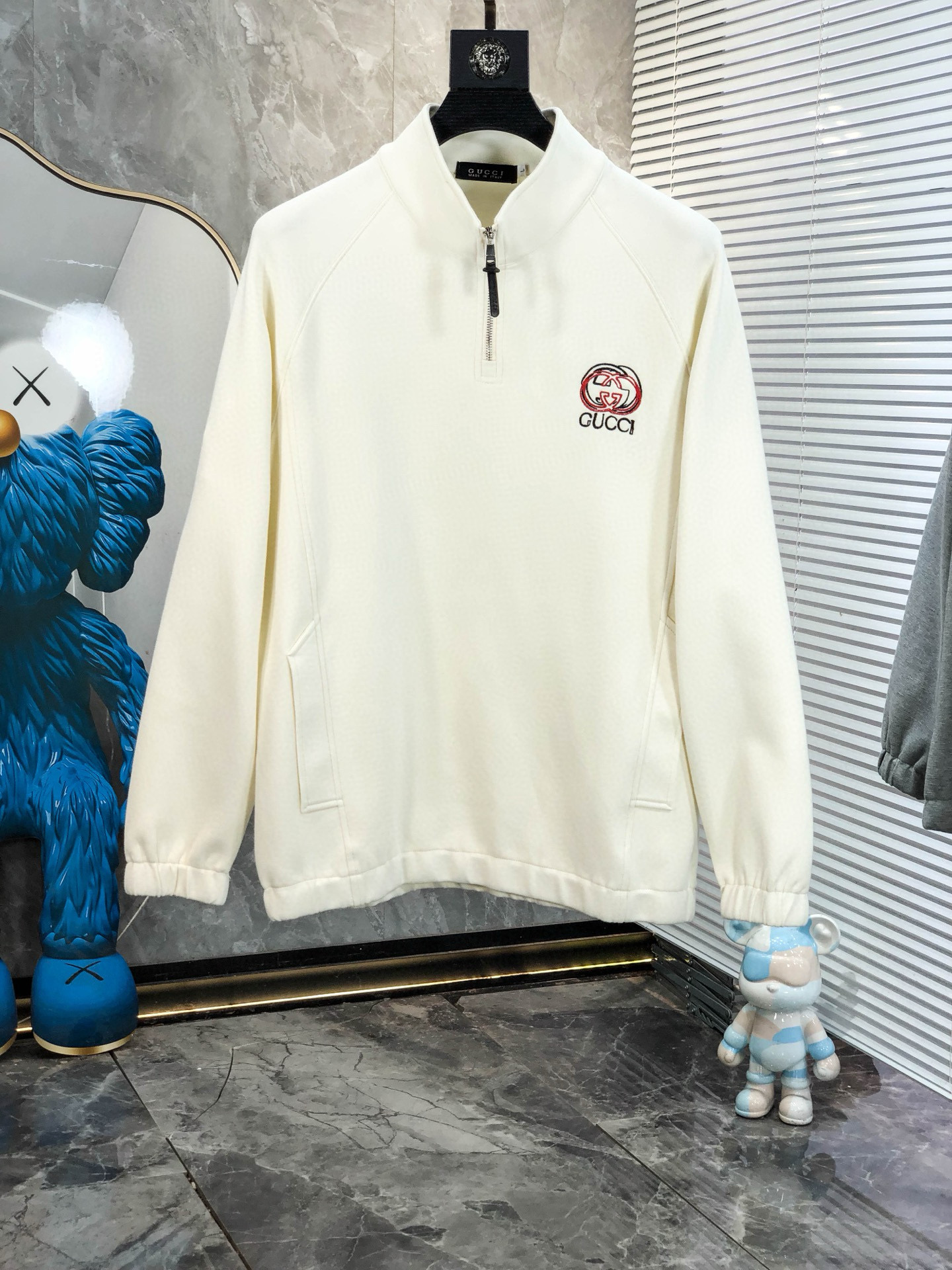 구찌 남자 맨투맨